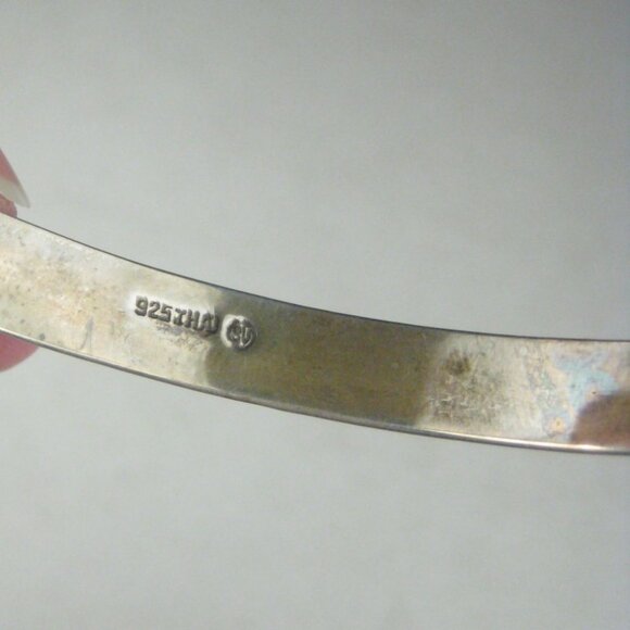 SU Thai Vintage 925 Sterling Silver Etched Bangle Bracelet Hinged Safety Chain - Picture 6 of 10